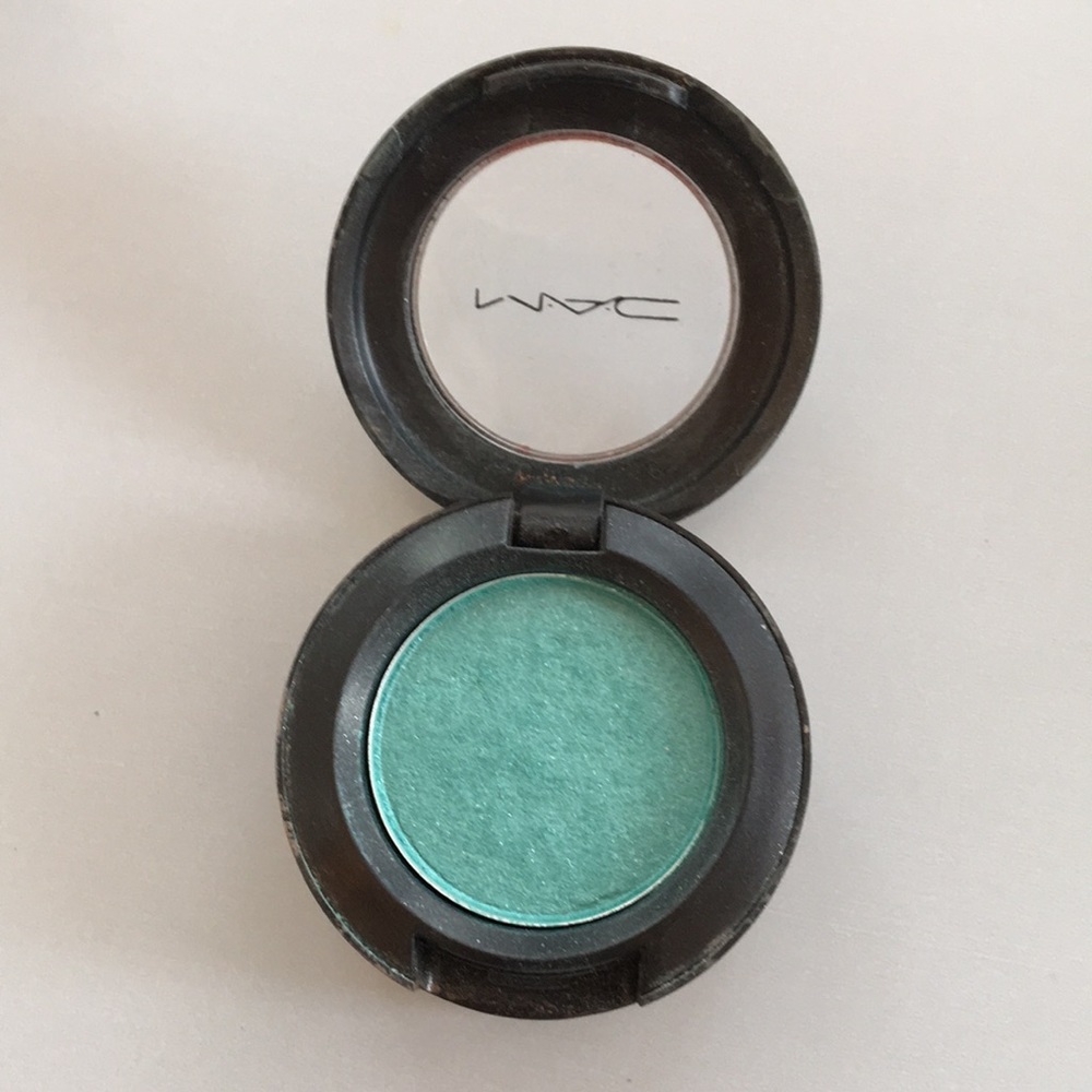 MAC Eyeshadow in Aquadisiac Lustre